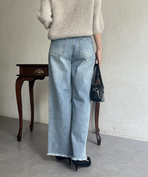 Chez toi(シェトワ)の「裾フリンジデニム(デニムパンツ・レディース・サックスブルー/ブルー・MEDIUM/SMALL)」の9枚目の写真