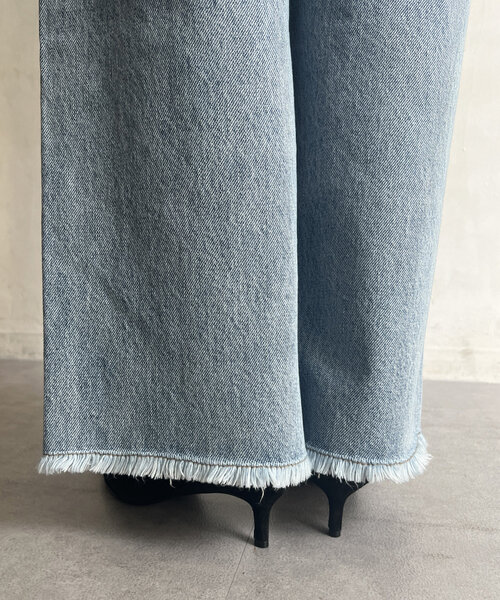 Chez toi(シェトワ)の「裾フリンジデニム(デニムパンツ・レディース・サックスブルー/ブルー・MEDIUM/SMALL)」の20枚目の写真