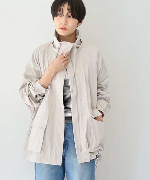 AMERICAN HOLIC（アメリカンホリック）の「撥水加工フード取り外しマウンテンパーカー（マウンテンパーカー・レディース・ライトグレー/チャコールグレー・L/M）」の8枚目の写真