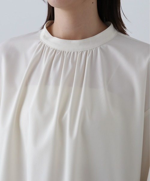 N.(N. Natural Beauty Basic)(エヌエヌナチュラルビューティーベーシック)の「シャーリングカフスブラウス(シャツ/ブラウス・レディース・オフホワイト/ブルー/オレンジ・MEDIUM)」の11枚目の写真