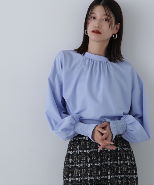 N.(N. Natural Beauty Basic)(エヌエヌナチュラルビューティーベーシック)の「シャーリングカフスブラウス(シャツ/ブラウス・レディース・オフホワイト/ブルー/オレンジ・MEDIUM)」の15枚目の写真