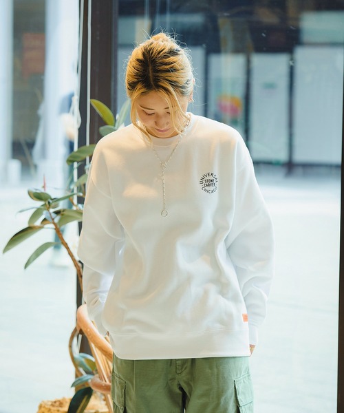 UNIVERSAL OVERALL(ユニバーサルオーバーオール)の「UNIVERSAL OVERALL SWEAT SHIRT_100th HISTORICAL LOGO(スウェット・メンズ・ブラック/ホワイト・MEDIUM/LARGE)」の2枚目の写真