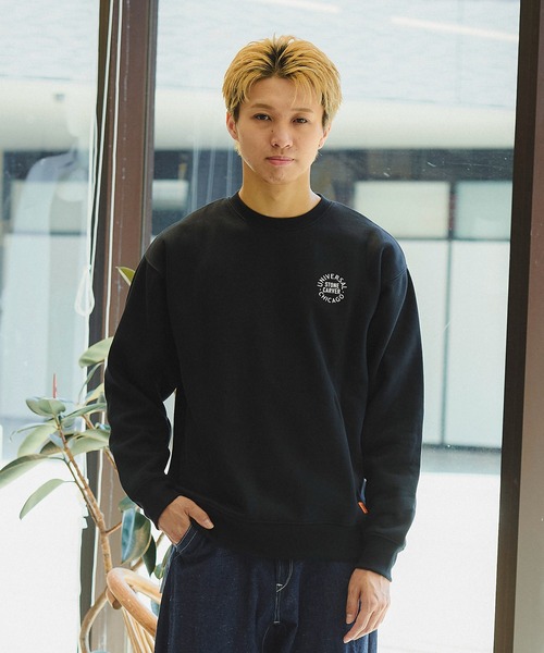 UNIVERSAL OVERALL(ユニバーサルオーバーオール)の「UNIVERSAL OVERALL SWEAT SHIRT_100th HISTORICAL LOGO(スウェット・メンズ・ブラック/ホワイト・MEDIUM/LARGE)」の1枚目の写真
