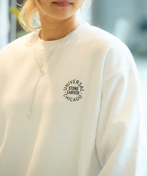 UNIVERSAL OVERALL(ユニバーサルオーバーオール)の「UNIVERSAL OVERALL SWEAT SHIRT_100th HISTORICAL LOGO(スウェット・メンズ・ブラック/ホワイト・MEDIUM/LARGE)」の5枚目の写真