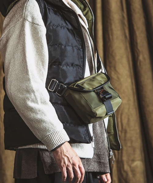 NO ID.（ノーアイディ）の「【NO ID.】Camera Bag / カメラ バッグ（ショルダーバッグ・メンズ・カーキ/ブラック・ONE SIZE）」の14枚目の写真