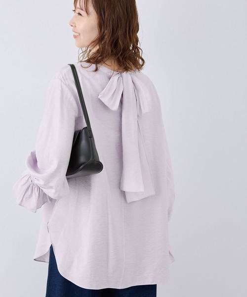 ROPE' PICNIC(ロペピクニック)の「前後2WAY着用BIGリボンブラウス(シャツ/ブラウス・レディース・ラベンダー/オフホワイト/ブラック・38)」の1枚目の写真