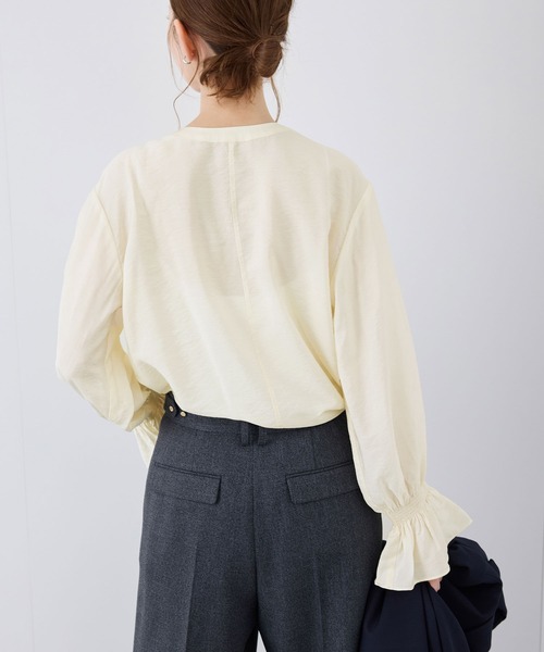 ROPE' PICNIC(ロペピクニック)の「前後2WAY着用BIGリボンブラウス(シャツ/ブラウス・レディース・ラベンダー/オフホワイト/ブラック・38)」の8枚目の写真