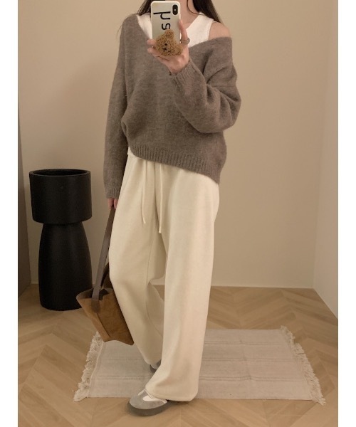 SALTMINT(ソルトミント)の「《韓国ファッション》2点セット Vネックアンゴラニットラウンドキャミソール(ニット/セーター・レディース・グレー/ベージュ・FREE)」の7枚目の写真