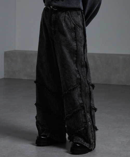 cussil（クシル）の「【cussil/クシル】【12oz】 ルーズシルエットフリンジサイドジップデザインワイドフレア/バルーンデニムパンツ（デニムパンツ・メンズ・ブラック/グレー/ブラウン・S/M/L/XS）」の10枚目の写真