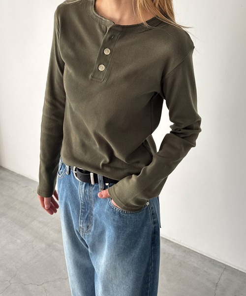 CANAL JEAN（キャナルジーン）の「HARING　ヴィンテージコットンヘンリーロングTシャツ（Tシャツ/カットソー・レディース・ネイビー/ホワイト/グレー/ブラウン/チャコールグレー/カーキ・ONE SIZE）」の5枚目の写真