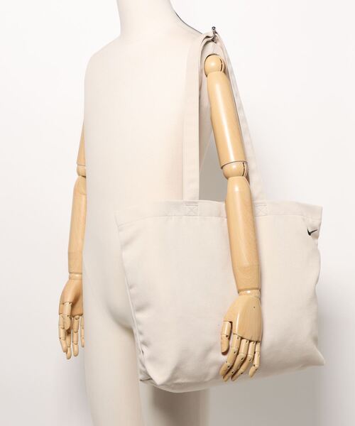 NIKE（ナイキ）の「《NIKEアパレル》ヘリテージ トート 2.0（トートバッグ・メンズ・オートミール/ブラック・フリー）」の5枚目の写真