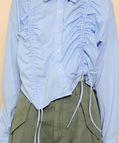 en CAnAF(エンカナフ)の「フロントシャーリング リボン ショート シャツ(シャツ/ブラウス・レディース・オフホワイト/ブルー/スカイブルー系1・フリー)」の8枚目の写真