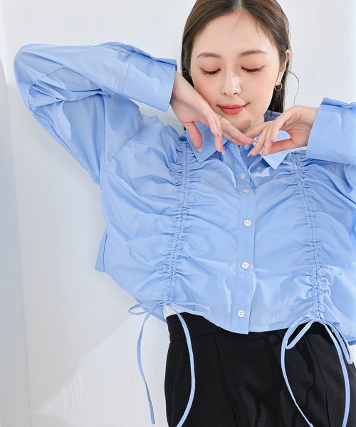 en CAnAF(エンカナフ)の「フロントシャーリング リボン ショート シャツ(シャツ/ブラウス・レディース・オフホワイト/ブルー/スカイブルー系1・フリー)」の20枚目の写真