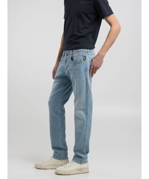 REPLAY(リプレイ)の「スリムフィットANBASS Hyperflex Dustデニム(デニムパンツ・メンズ・ライトブルー・W28xL32/W29xL32/W30xL32/W31xL32/W32xL32/W33xL32/W34xL32/W36xL32)」の3枚目の写真