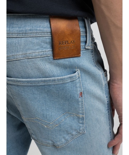 REPLAY(リプレイ)の「スリムフィットANBASS Hyperflex Dustデニム(デニムパンツ・メンズ・ライトブルー・W28xL32/W29xL32/W30xL32/W31xL32/W32xL32/W33xL32/W34xL32/W36xL32)」の7枚目の写真