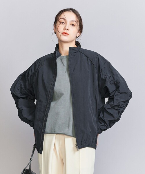 BEAUTY&YOUTH UNITED ARROWS(ビューティーアンドユースユナイテッドアローズ)の「ナイロンブレンドタフタ パッカリング ブルゾン(ブルゾン・レディース・ネイビー/オフホワイト・M/S)」の2枚目の写真