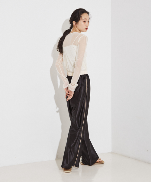 NOMINE（ノミネ）の「フロントシャーリング シアー ロンT（Tシャツ/カットソー・レディース・グレー/ブルー/アイボリー/ブラック・フリー）」の16枚目の写真