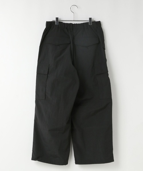 LOWRYS FARM（ローリーズファーム）の「ナイロンワイドカーゴパンツ　327281（カーゴパンツ・メンズ・カーキ/グレー/ブラック・MEDIUM/LARGE）」の6枚目の写真