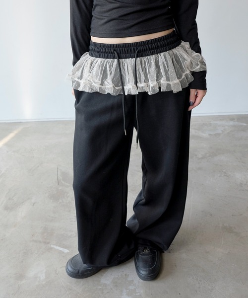 UNE MANSION（ユヌマンション）の「裾ストリングレイヤードドットレーススカート付きワイドシルエット スウェットパンツ（スウェットパンツ・レディース・グレー/ブラック/ベージュ・FREE）」の4枚目の写真