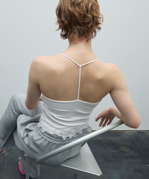 uyu.（ウユ）の「カップ付きT字ストラップデザインキャミソール（キャミソール・レディース・ドット/レッド/ブラック/ホワイト/グレー/グリーン・FREE）」の2枚目の写真