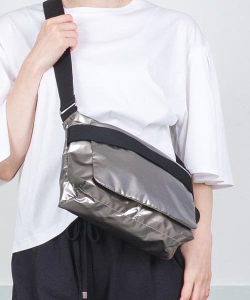 Jack Gomme(ジャックゴム)の「【JACK GOMME/ジャックゴム】ショルダーバッグ メッセンジャーバッグ RIGA(ショルダーバッグ・レディース・ブラック/ホワイト/カーキ/ゴールド/アイボリー/ブルー/ガンメタ/ブラウン/パープル・FREE)」の9枚目の写真