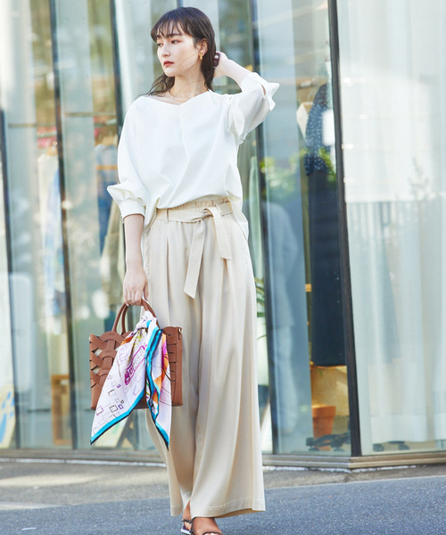 qualite（カリテ）の「2WAYストレッチタックブラウス/オフィスカジュアル（シャツ/ブラウス・レディース・ブラック/オフホワイト・フリー）」の5枚目の写真