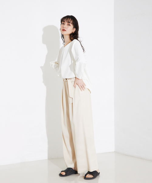 qualite（カリテ）の「2WAYストレッチタックブラウス/オフィスカジュアル（シャツ/ブラウス・レディース・ブラック/オフホワイト・フリー）」の8枚目の写真