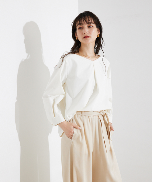 qualite（カリテ）の「2WAYストレッチタックブラウス/オフィスカジュアル（シャツ/ブラウス・レディース・ブラック/オフホワイト・フリー）」の10枚目の写真