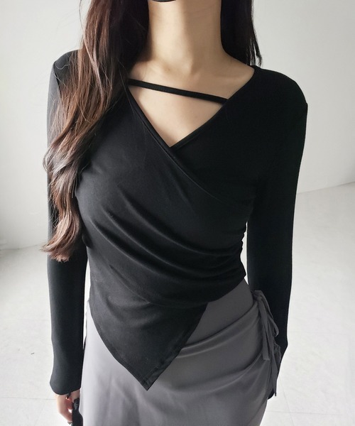 me+em select(ミームセレクト)の「※※【 3color 】ラインストラップギャザークロスレイヤードトップス / line strap gather cross layered Tops(Tシャツ/カットソー・レディース・ブラック/ホワイト/グレー・FREE)」の2枚目の写真