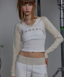 GATELESS（ゲートレス）の「【GATELESS】V NECK CROPPED RAGLAN T-SHIRT / 【ゲートレス】Vネッククロップドラグラン長袖Tシャツ（Tシャツ/カットソー）」