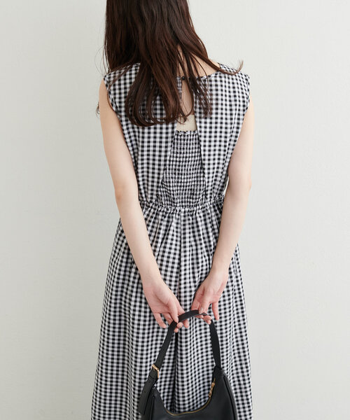 natural couture（ナチュラルクチュール）の「【WEB限定】バックシャーリングロンパース（その他パンツ・レディース・グレイッシュベージュ/チャコールグレー/その他1・FREE）」の9枚目の写真