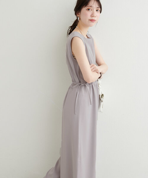 natural couture（ナチュラルクチュール）の「【WEB限定】バックシャーリングロンパース（その他パンツ・レディース・グレイッシュベージュ/チャコールグレー/その他1・FREE）」の3枚目の写真