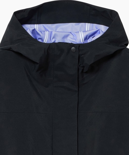 AIGLE(エーグル)の「GORE-TEX ゴアテックス 防風 撥水 防水 透湿 3レイヤー ショートフーデッドジャケット(マウンテンパーカー・レディース・オフホワイト/ブラック・40/38/36)」の21枚目の写真