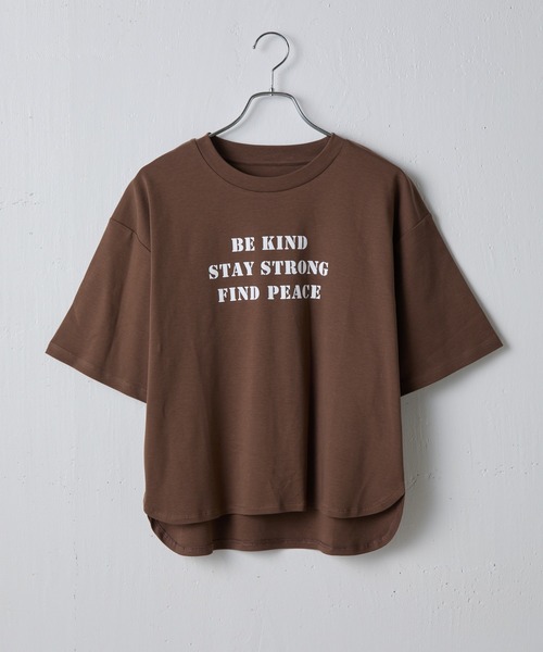 COLONY 2139(コロニートゥーワンスリーナイン)の「スマートラウンド半袖ロゴTシャツBEKIND(Tシャツ/カットソー・レディース・グレー/イエロー/ブラック/ホワイト/ブラウン・FREE)」の1枚目の写真