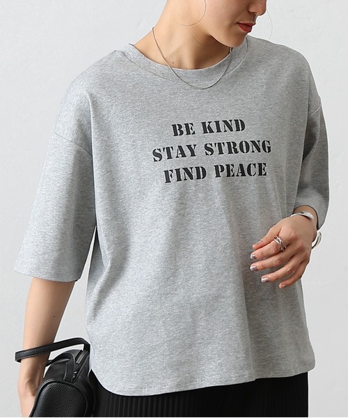 COLONY 2139(コロニートゥーワンスリーナイン)の「スマートラウンド半袖ロゴTシャツBEKIND(Tシャツ/カットソー・レディース・グレー/イエロー/ブラック/ホワイト/ブラウン・FREE)」の4枚目の写真