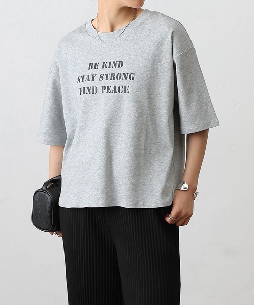 COLONY 2139(コロニートゥーワンスリーナイン)の「スマートラウンド半袖ロゴTシャツBEKIND(Tシャツ/カットソー・レディース・グレー/イエロー/ブラック/ホワイト/ブラウン・FREE)」の16枚目の写真