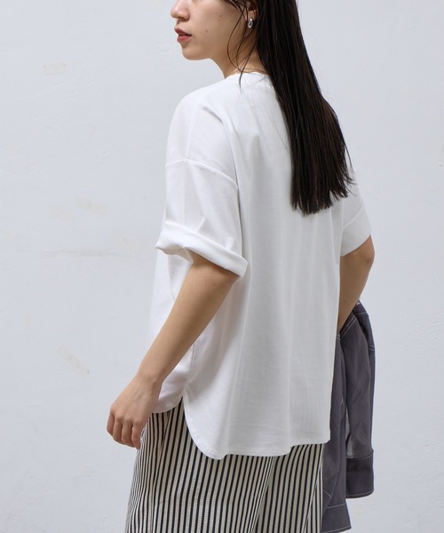 COLONY 2139(コロニートゥーワンスリーナイン)の「スマートラウンド半袖ロゴTシャツBEKIND(Tシャツ/カットソー・レディース・グレー/イエロー/ブラック/ホワイト/ブラウン・FREE)」の9枚目の写真