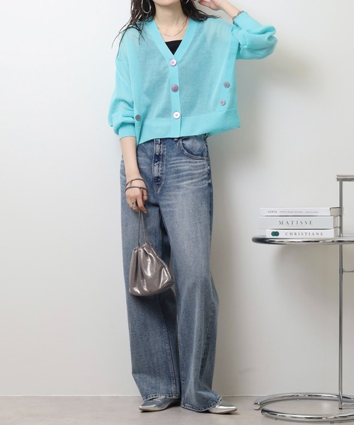 Anna Nicola(アンナニコラ)の「Anna Nicola でかボタンディテール シアーニットカーディガン長袖(カーディガン/ボレロ・レディース・ブラック/ターコイズブルー/ベージュ/グレイッシュベージュ・38)」の20枚目の写真