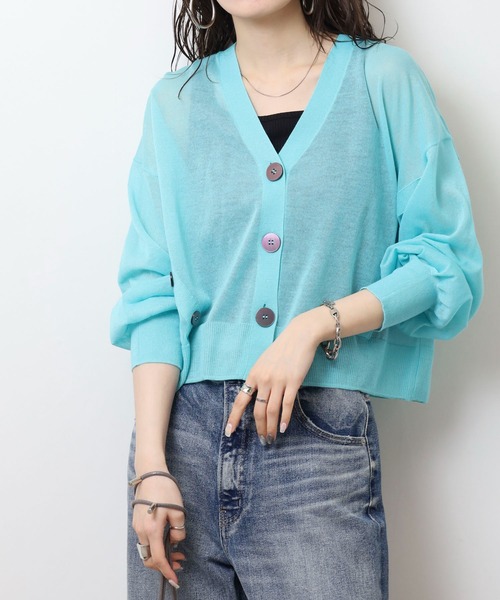 Anna Nicola(アンナニコラ)の「Anna Nicola でかボタンディテール シアーニットカーディガン長袖(カーディガン/ボレロ・レディース・ブラック/ターコイズブルー/ベージュ/グレイッシュベージュ・38)」の18枚目の写真