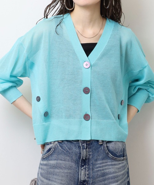 Anna Nicola(アンナニコラ)の「Anna Nicola でかボタンディテール シアーニットカーディガン長袖(カーディガン/ボレロ・レディース・ブラック/ターコイズブルー/ベージュ/グレイッシュベージュ・38)」の19枚目の写真