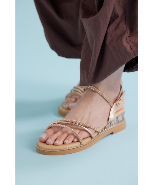 STACCATO(スタッカート)の「プルスコードストラップシャイニーフラット2(サンダル・レディース・シルバー/ゴールド・22.5cm/23.5cm/24.5cm/23.0cm/24.0cm)」の2枚目の写真