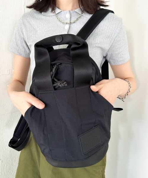 THE NORTH FACE(ザノースフェイス)の「国内未発売 THE NORTH FACE(ザ・ノースフェイス)/軽量 リュックサック バックパック ミニ 小さめ コンパクト/W NEVER STOP MINI BACKPACK(バックパック/リュック・レディース・ブラック/グレイッシュベージュ/カーキ・FREE)」の6枚目の写真