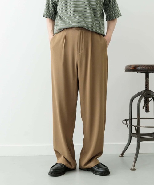 ITEMS URBANRESEARCH（アイテムズ アーバンリサーチ）の「Iridescent Wide Trousers（その他パンツ・メンズ・ブラック/ベージュ/ネイビー・MEDIUM/LARGE）」の20枚目の写真