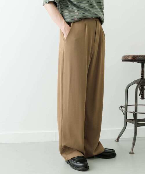 ITEMS URBANRESEARCH（アイテムズ アーバンリサーチ）の「Iridescent Wide Trousers（その他パンツ・メンズ・ブラック/ベージュ/ネイビー・MEDIUM/LARGE）」の21枚目の写真
