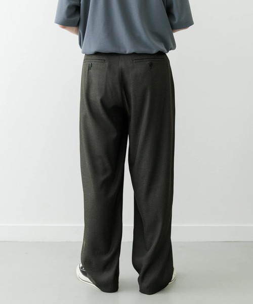 ITEMS URBANRESEARCH（アイテムズ アーバンリサーチ）の「Iridescent Wide Trousers（その他パンツ・メンズ・ブラック/ベージュ/ネイビー・MEDIUM/LARGE）」の4枚目の写真