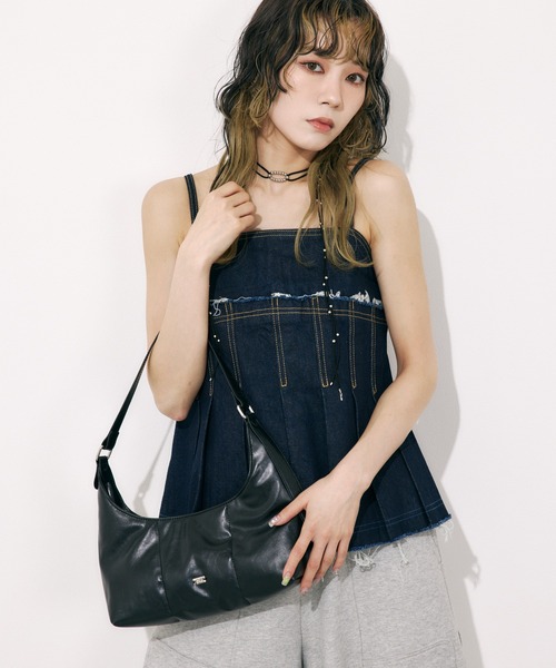 SLY(スライ)の「PLEATS DENIM CAMI TOPS プリーツ デニム キャミ トップス(キャミソール・レディース・ブルー/ライトブルー・FREE)」の22枚目の写真