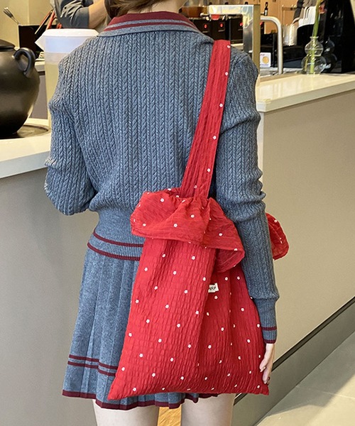 florist（フローリスト）の「ラッフルフリルミニフラワートートバッグ / A4収納（トートバッグ・レディース・レッド/ホワイト/ブラック・FREE）」の5枚目の写真