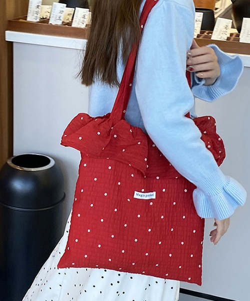 florist（フローリスト）の「ラッフルフリルミニフラワートートバッグ / A4収納（トートバッグ・レディース・レッド/ホワイト/ブラック・FREE）」の13枚目の写真