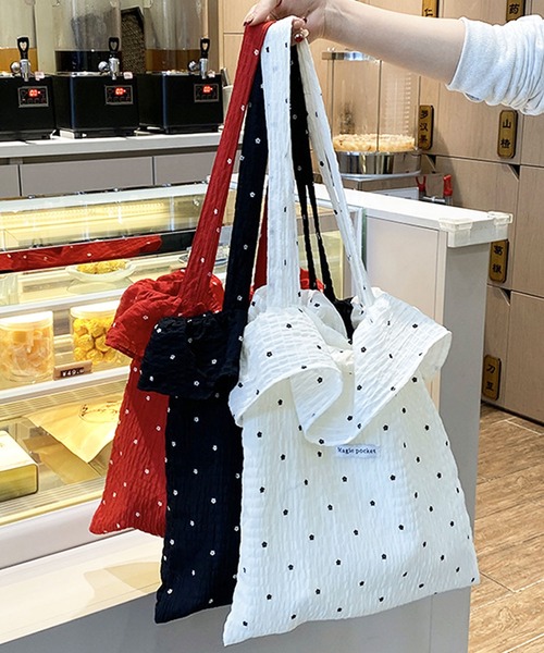 florist（フローリスト）の「ラッフルフリルミニフラワートートバッグ / A4収納（トートバッグ・レディース・レッド/ホワイト/ブラック・FREE）」の6枚目の写真
