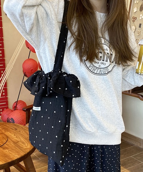 florist（フローリスト）の「ラッフルフリルミニフラワートートバッグ / A4収納（トートバッグ・レディース・レッド/ホワイト/ブラック・FREE）」の19枚目の写真